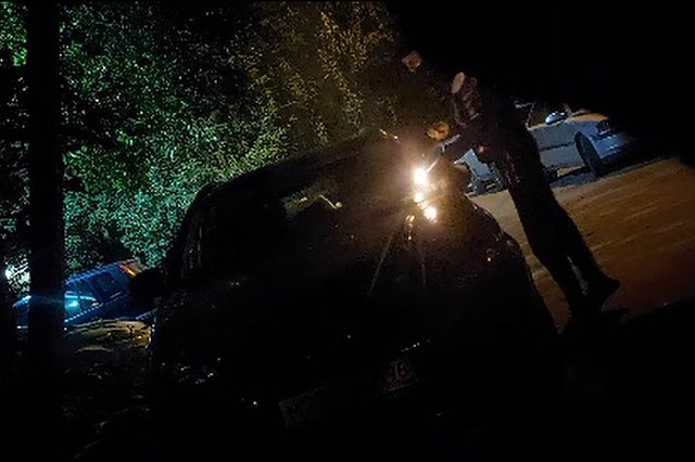 Екатеринбуржец сжег машину автохама