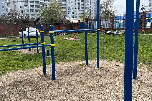 В Екатеринбурге после снегопадов повторно открыли пляжный сезон