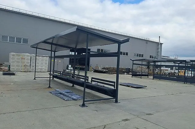 Новые узкие остановки показали екатеринбуржцам