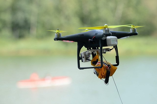 В Екатеринбурге на премьере фильма Бондарчука упавший квадрокоптер ранил девушку
