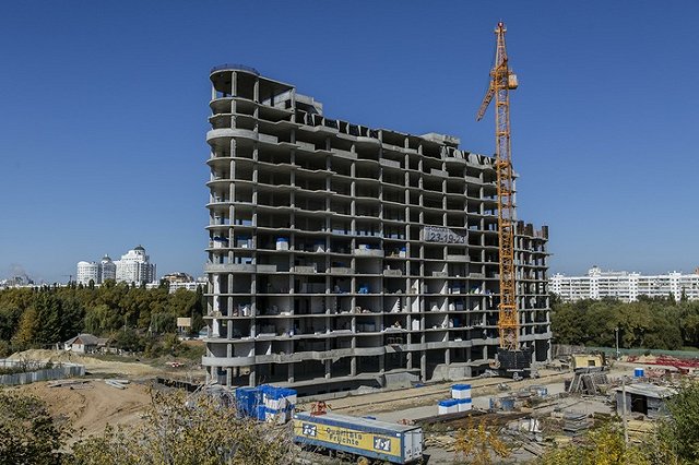 ЧП в Химках: на стройке рухнул башенный кран, есть жертвы