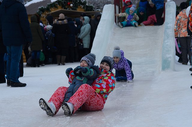 В Челябинске закрыли главный ледовый городок