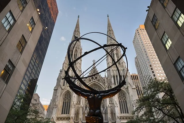 В соборе св. Патрика в Нью-Йорке арестовали мужчину с двумя канистрами бензина
