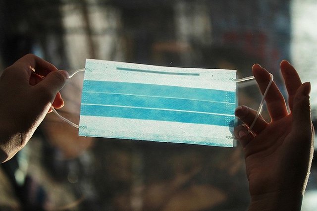 Нужно ли носить защитные маски в период инфекции. Мнение врача