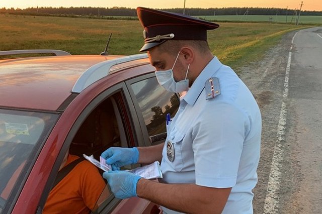 Сотни пьяных водителей задержали в минувшие выходные на свердловских трассах