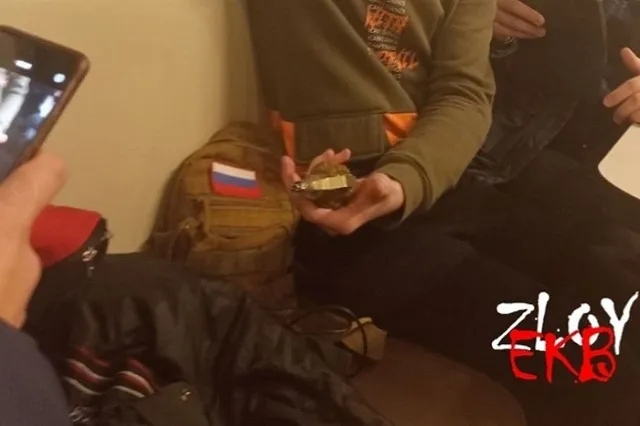 Екатеринбуржец вытащил гранату в KFC