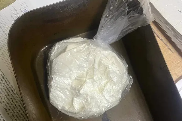 В Екатеринбурге экипаж ДПС задержал на Широкой речке наркосбытчицу с полкило мефедрона