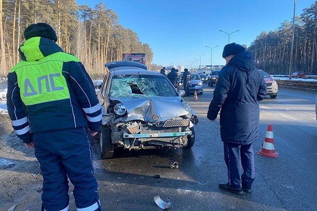 Один погиб, трое пострадали: на Объездной легковушка сбила четверых пешеходов