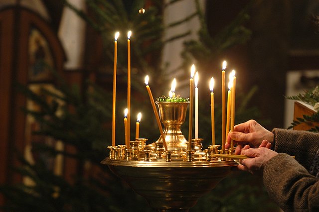 Charlie Hebdo сделал карикатуру на собор РПЦ в Париже