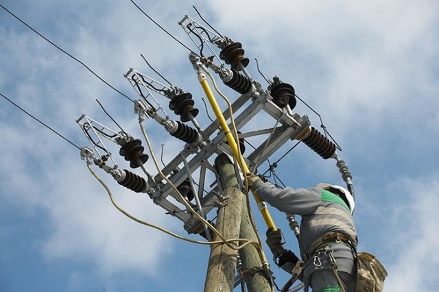 В Свердловской области из-за грозы в 20 населенных пунктах не было света