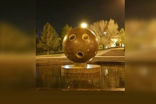 Фонтан у Драмтеатра превратили в арт-объект