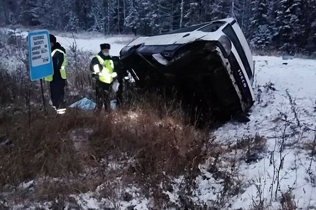 На свердловской трассе произошло смертельное ДТП с автобусом