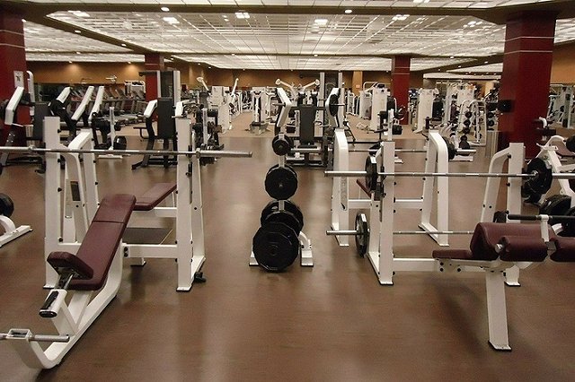 Екатеринбуржцы пожаловались на бесконечный шум из элитного фитнес-клуба