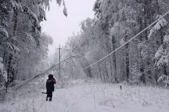 В оставшемся без света и воды Дегтярске введен режим ЧС