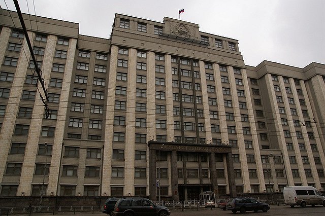 В Госдуме отказались ограничивать право Путина на введение санкций