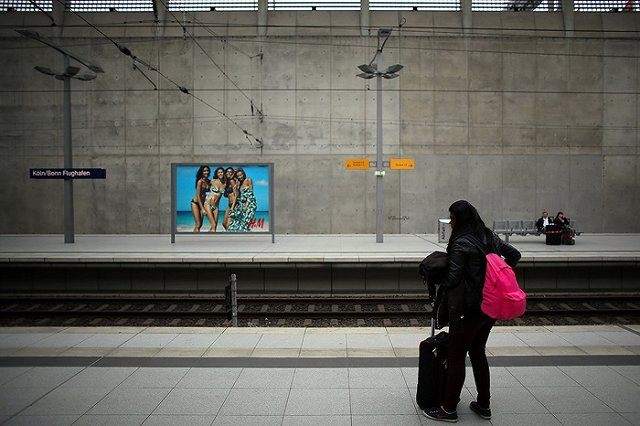 В Германии поезд насмерть сбил юношу, пытавшегося спасти самоубийцу