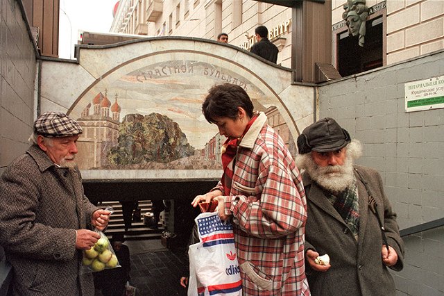 Сенатор внес законопроект о том, чтобы раздавать санкционные продукты бедным