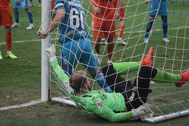 Болельщики раскупили билеты на матч «Урал» — «Зенит» в Екатеринбурге