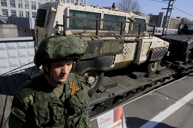 Вертолеты ВКС России приземлились на бывшей американской базе в Ракке