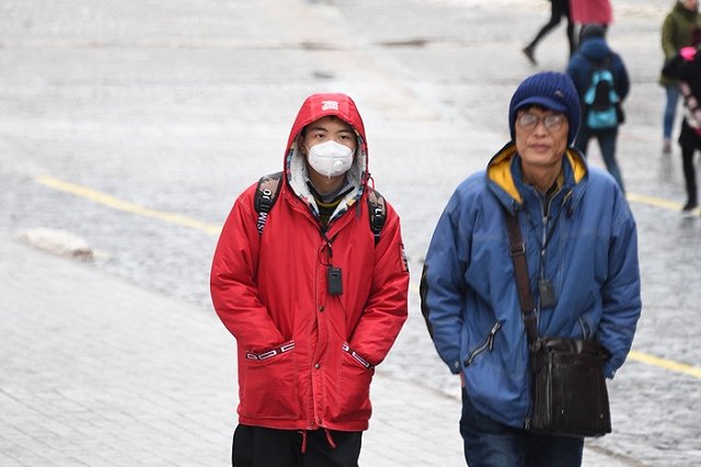 Число жертв коронавируса превысило 100 человек