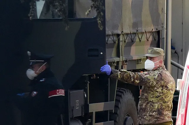 Итальянские автоконцерны запускают производство медицинских масок