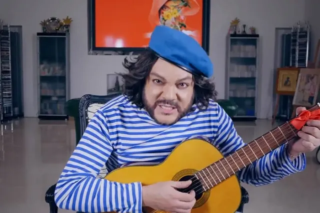 «При чем тут я?!»: Киркоров ответил обидевшимся на него из-за видео про гея десантникам