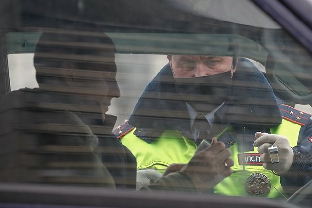 В УГИБДД разъяснили временный порядок предоставления госуслуг автовладельцам