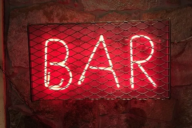 Треш-блогеры избивали девушек в екатеринбургском стрим-баре