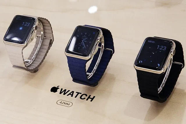 Медведев появился на совещании у Путина в часах Apple Watch