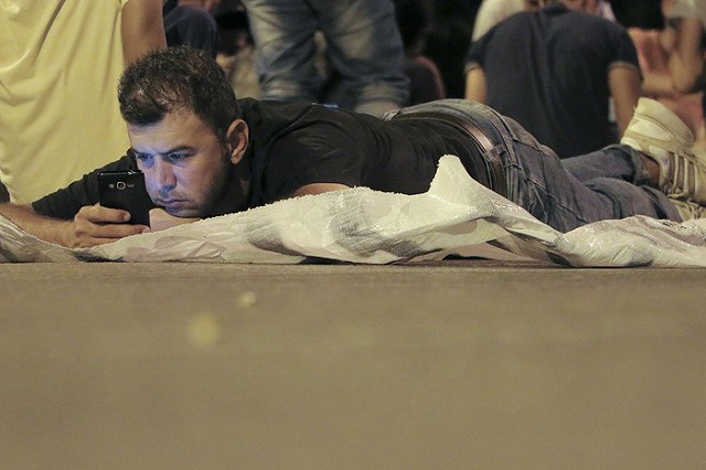 Бежавший офицер ФСБ рассказал о замаскированных под мигрантов российских шпионах