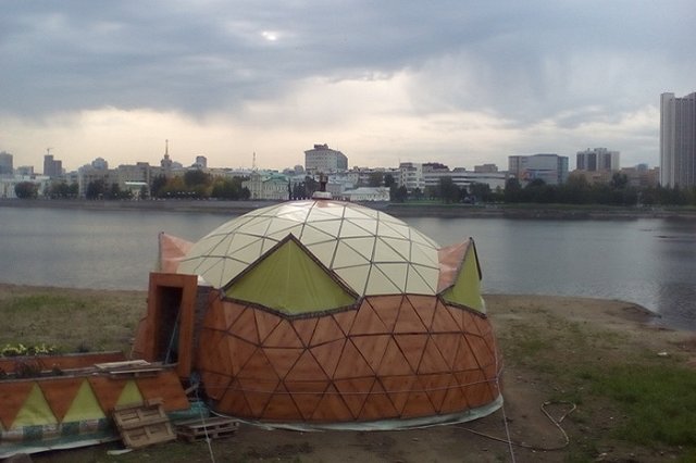 Минприроды своими силами решило снести полусферу с акватории пруда