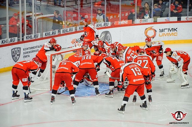 «Автомобилист» прервал серию поражений, обыграв «Барыс»