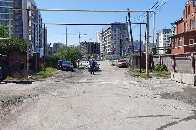ГИБДД разблокировала движение по улице Соболева в Екатеринбурге, перекрытое жителями