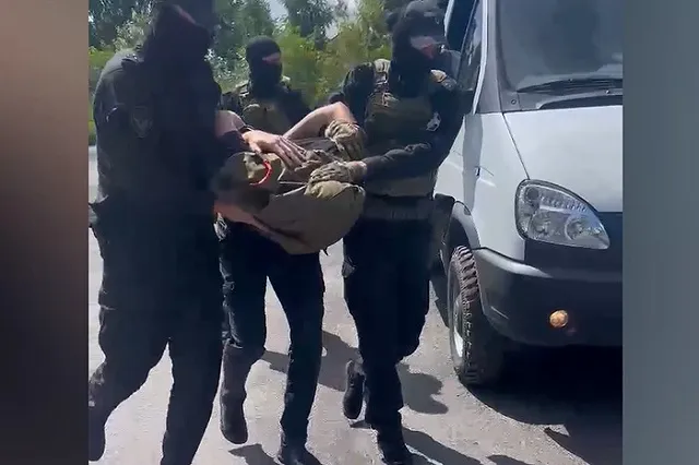 Силовики задержали криминального авторитета в свердловском городе