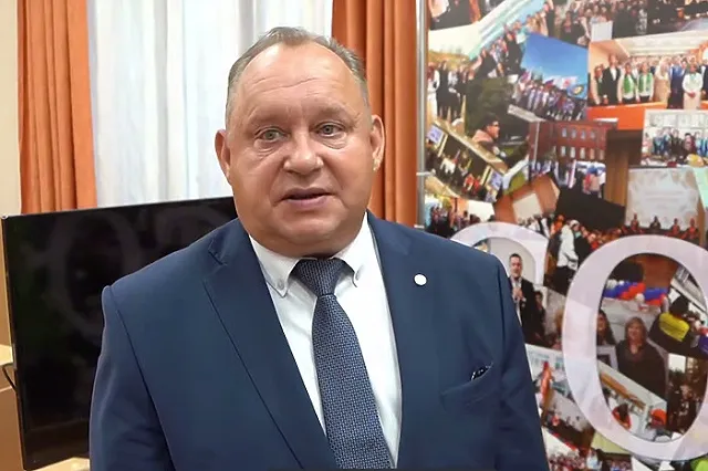 Татьяна Савинова назначила нового директора Свердловского медколледжа