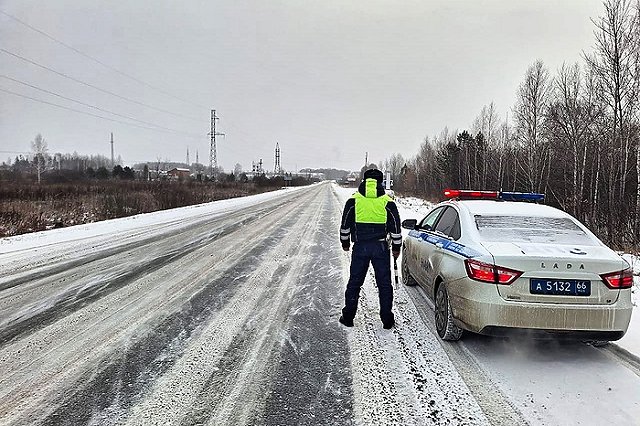 Из-за массовой аварии на трассе Екатеринбург — Пермь образовалась гигантская пробка