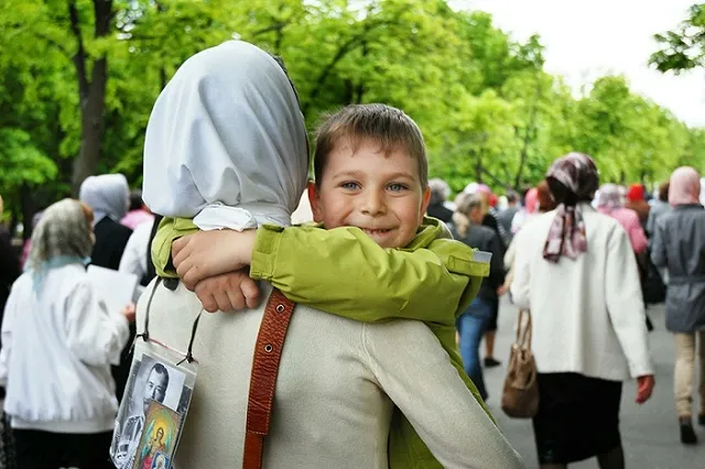 Суд обязал батюшку молиться за прихожанина в счёт оплаты долга