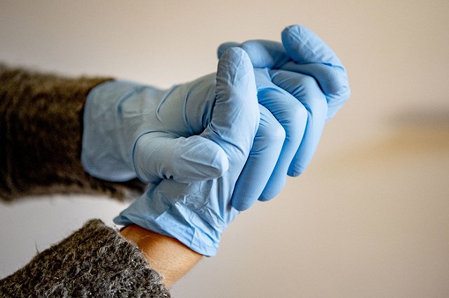 Николай Коляда назвал «стукачами» сообщивших, что на сайте его театра идет продажа билетов