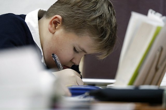 Вице-мэр Сибирцева выступила против перевода школьников на учебу в одну смену