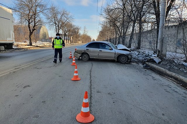 Женщина с ребенком покалечились в такси в ДТП на Самолетной