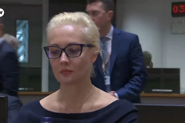 «Их брака нет уже три года». Мать Алексея Навального* сняла завесы с его «вдовы»