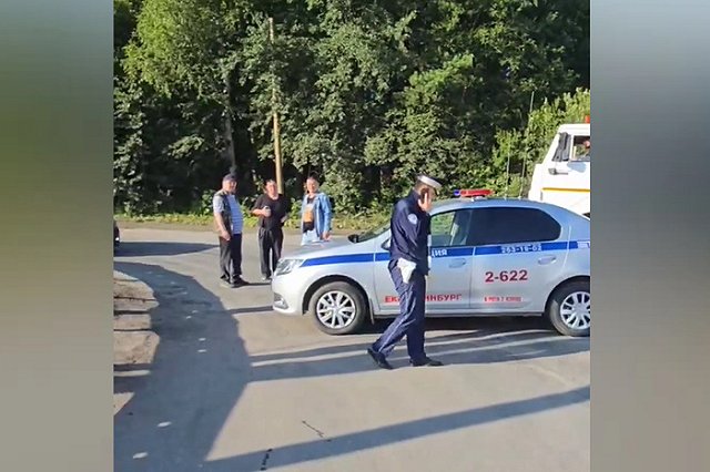 Екатеринбуржцы застряли в пробках из-за крестного хода