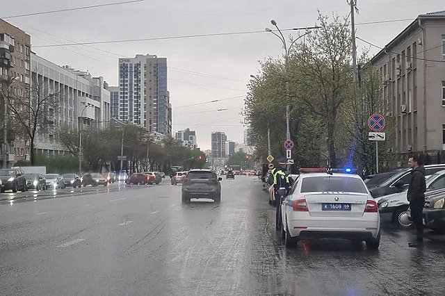 Очевидцы: на Советской в Екатеринбурге насмерть сбит пешеход