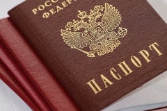 ЛДПР предложила школьную форму с двуглавым орлом