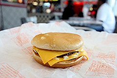 Жириновский хочет добиться закрытия McDonald\'s в России