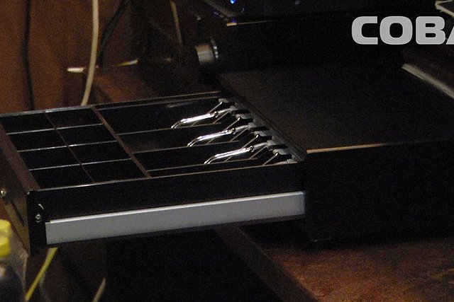 Девятнадцатилетний воришка обокрал кафе на Рощинской