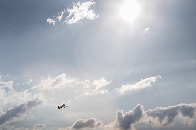 «Азур Эйр» оштрафована на 100 тыс. руб. за задержку рейса в Екатеринбурге