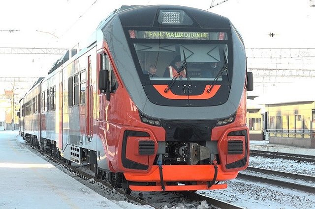 В Екатеринбурге электричка сошла с рельсов