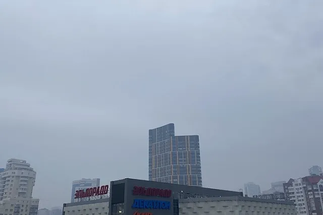 Екатеринбург вновь окутало едким дымом