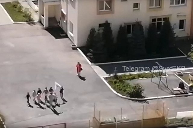 В садике Екатеринбурга детей учат маршировать под песню Олега Газманова